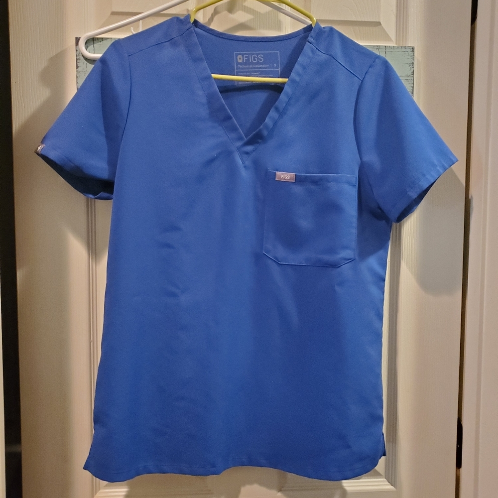 Figs Scrub top